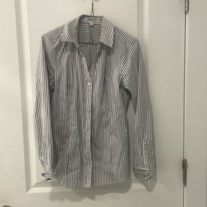 Express essential shirt size medium
